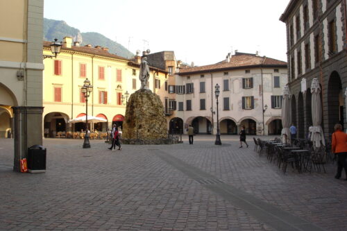 Piazza Giuseppe Garibaldi